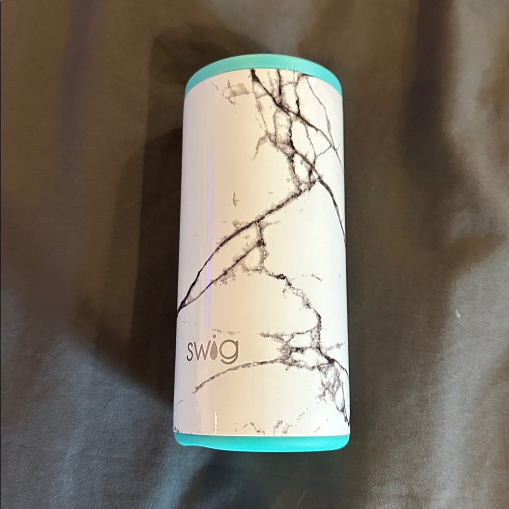 Swig White Marble Skinny Can Cooler